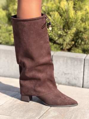 Brązowe kozaki damskie zamszowe na słupku z wysoką cholewką Potocki 12849 - Styl boho