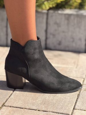 Beżowe zamszowe botki damskie na obcasie z noskiem w szpic M.Daszyński 2624-1 - Styl elegancki