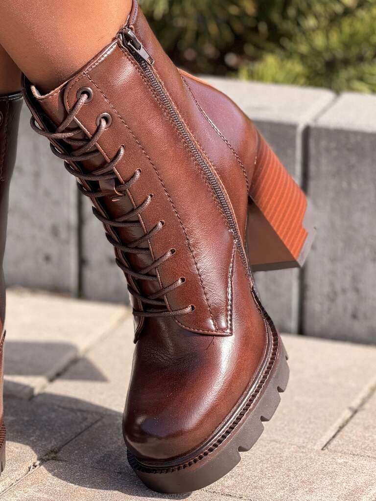 Brązowe skórzane botki damskie na słupku z eleganckim noskiem Sergio Leone BT-50 - Styl minimalistyczny